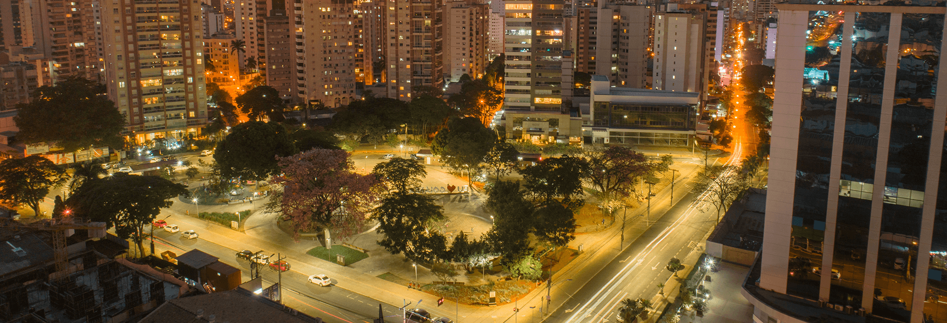 More em frente à Praça do Sol